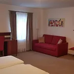 ホテル Restaurant Haeupl 4*