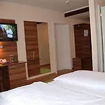 ホテル Restaurant Haeupl 4*