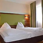 Restaurant Haeupl ホテル 4*