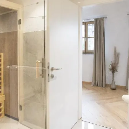 Hotel Restaurant Haeupl 4*