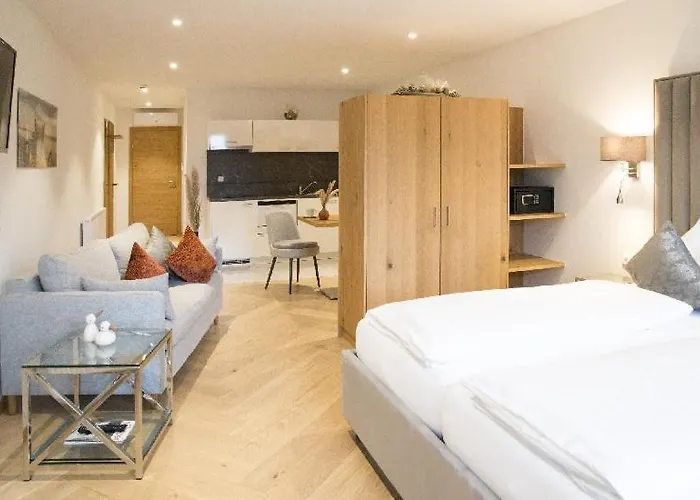 Hotel Restaurant Haeupl 4*