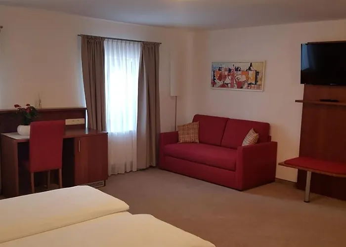 Hotel Restaurant Haeupl 4*